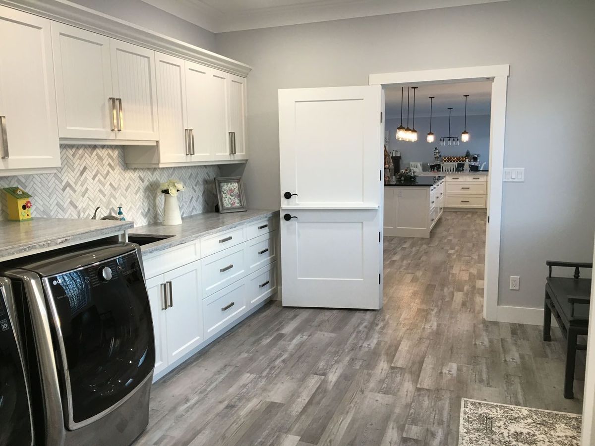 interiordesign-family-indoors-refrigerator